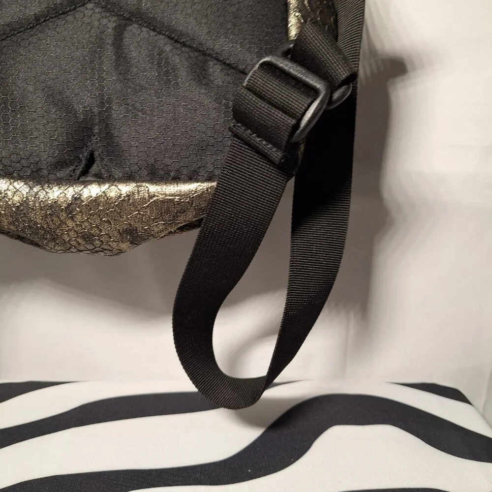 Vibedration Hydration Backpack w/o bladder -Snake/Reptile-Skin-Like - Small Used